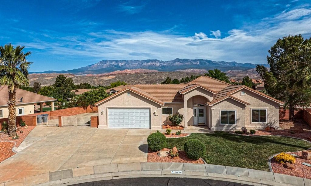 Photo of 2654 W 320 N, Hurricane, UT 84737 (MLS # 26-271566)