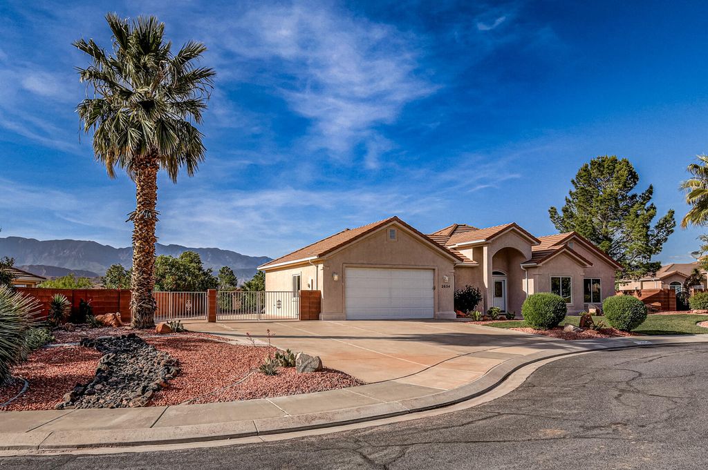 Photo of 2654 W 320 N, Hurricane, UT 84737 (MLS # 26-271566)