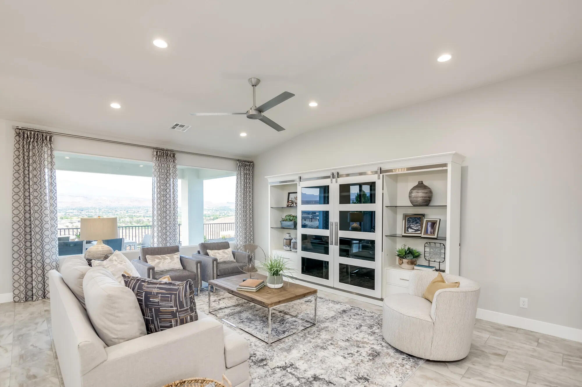 VARANO VISTAS AT DIVARIO - Residential