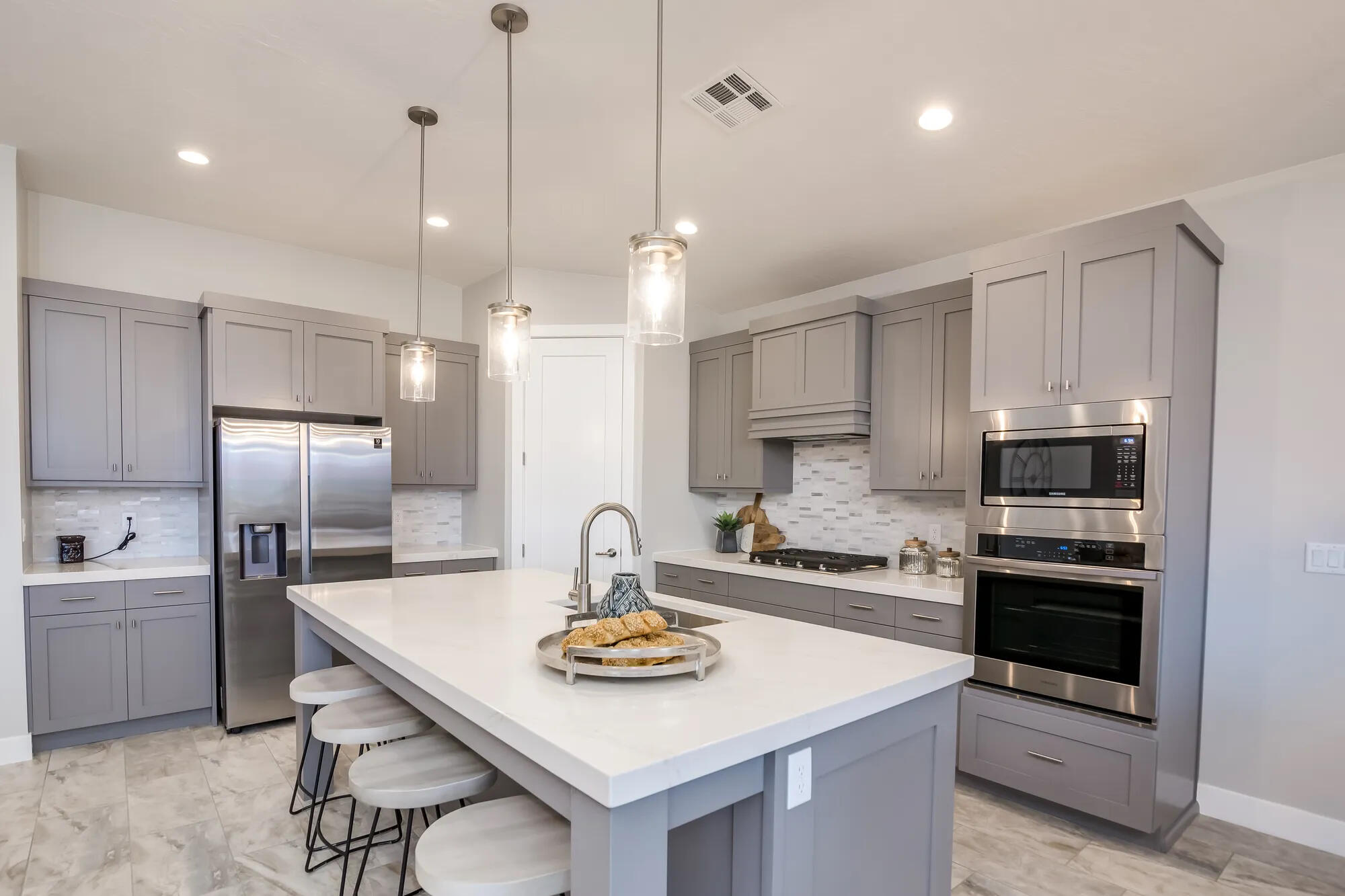 VARANO VISTAS AT DIVARIO - Residential