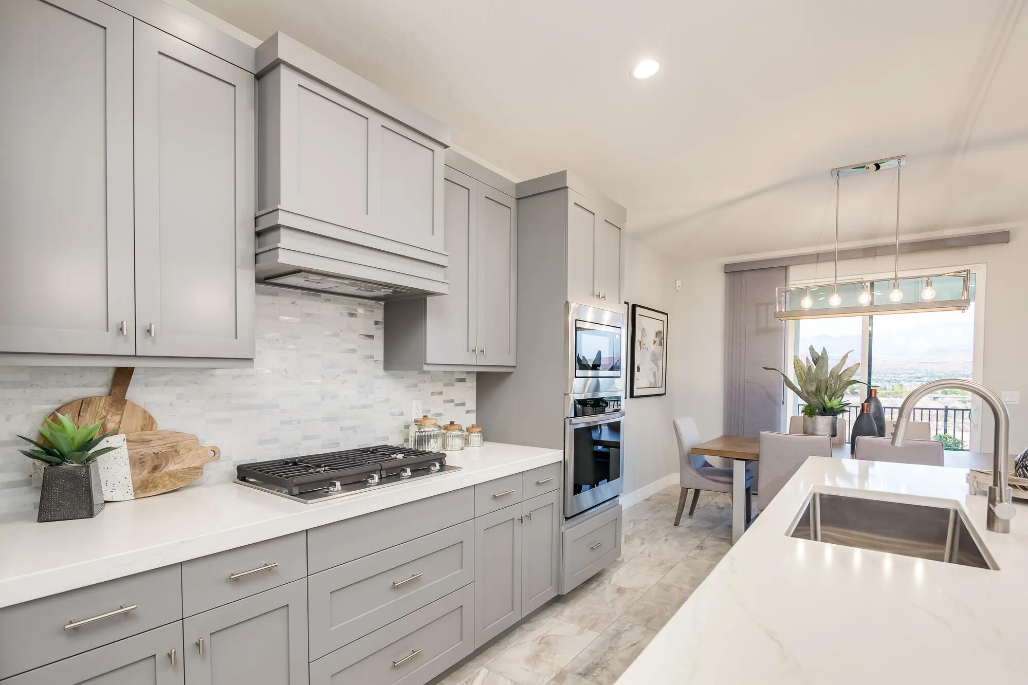 VARANO VISTAS AT DIVARIO - Residential