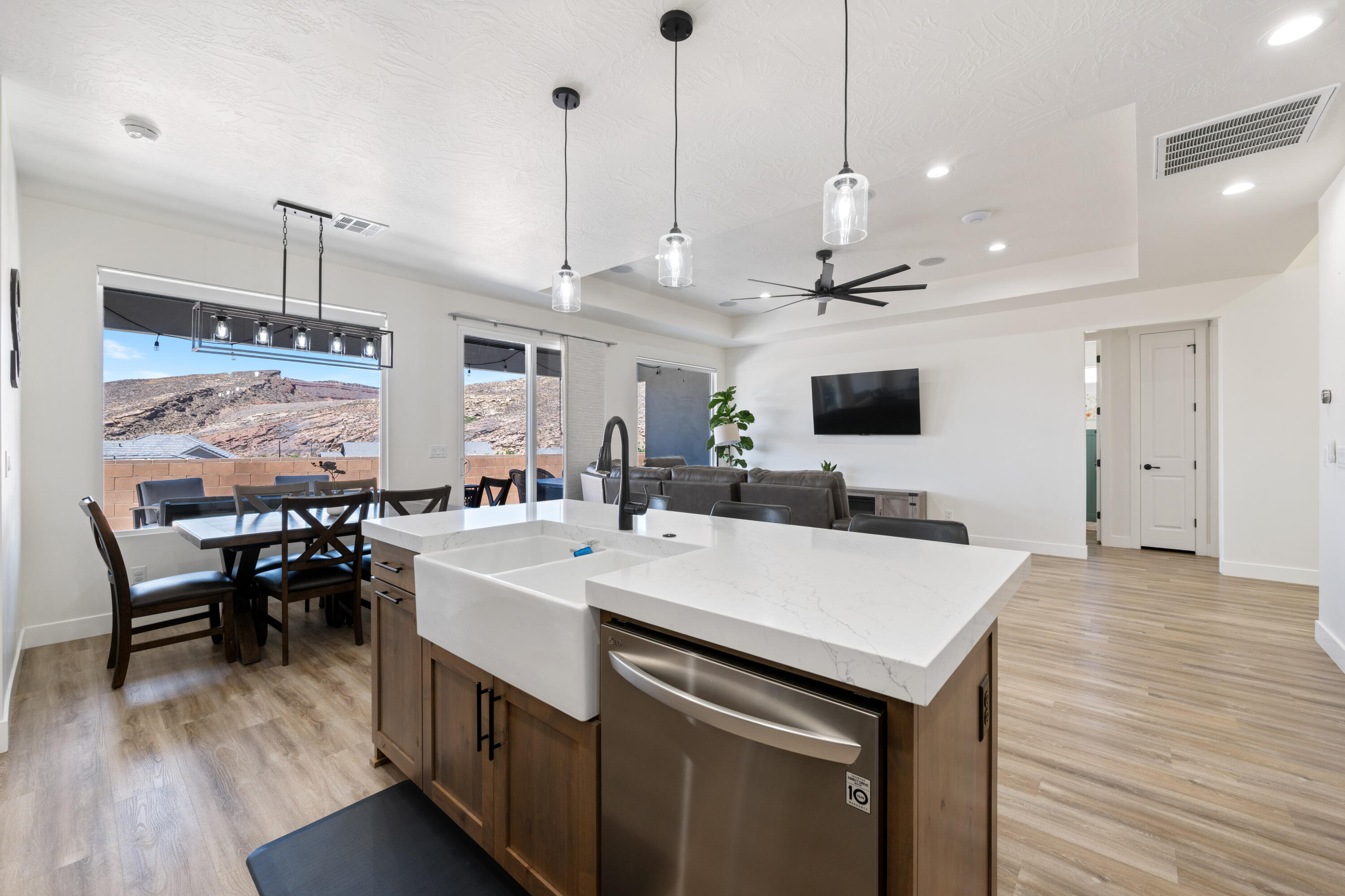 PARK SIDE AT GRANDPA'S POND - Residential