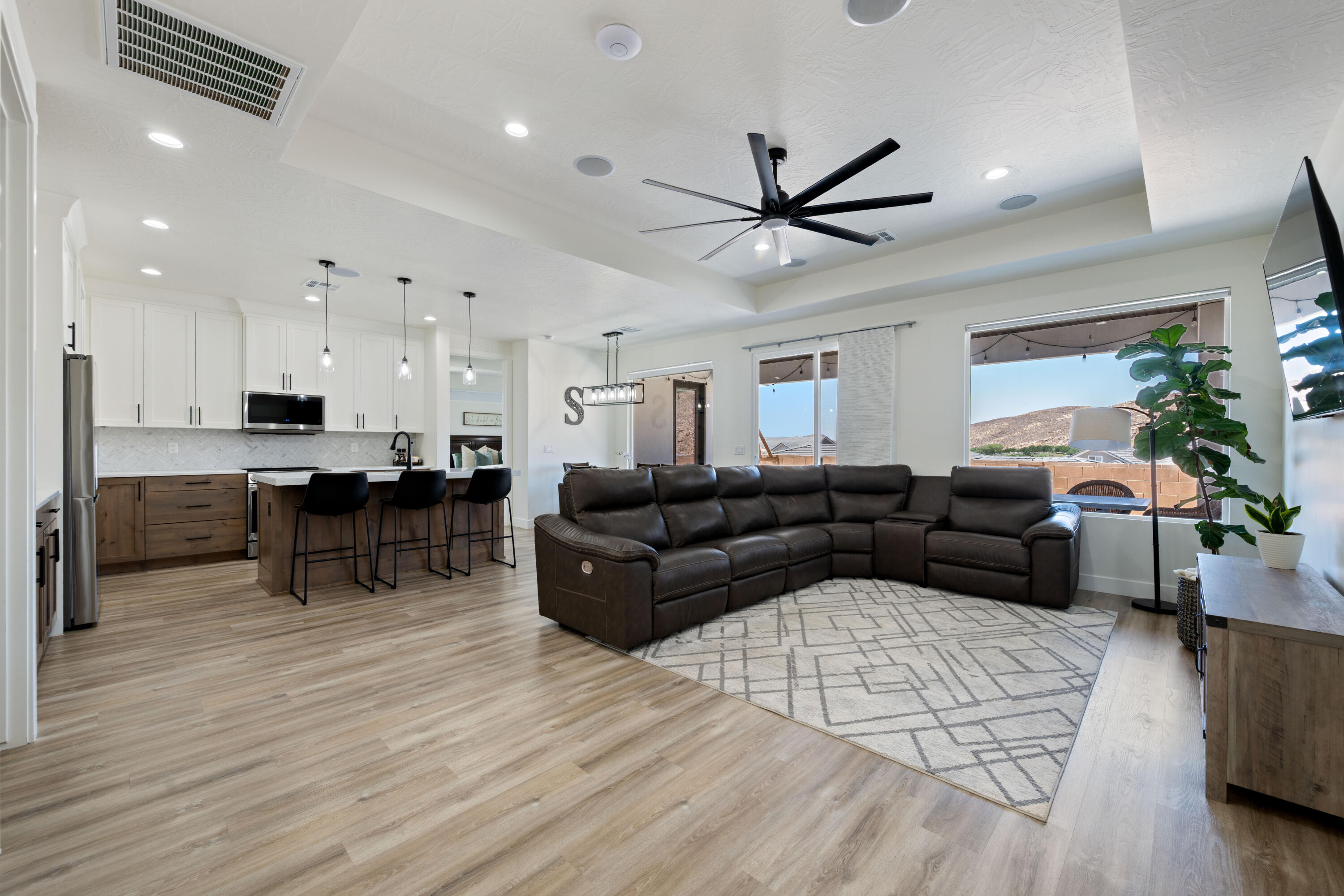 PARK SIDE AT GRANDPA'S POND - Residential