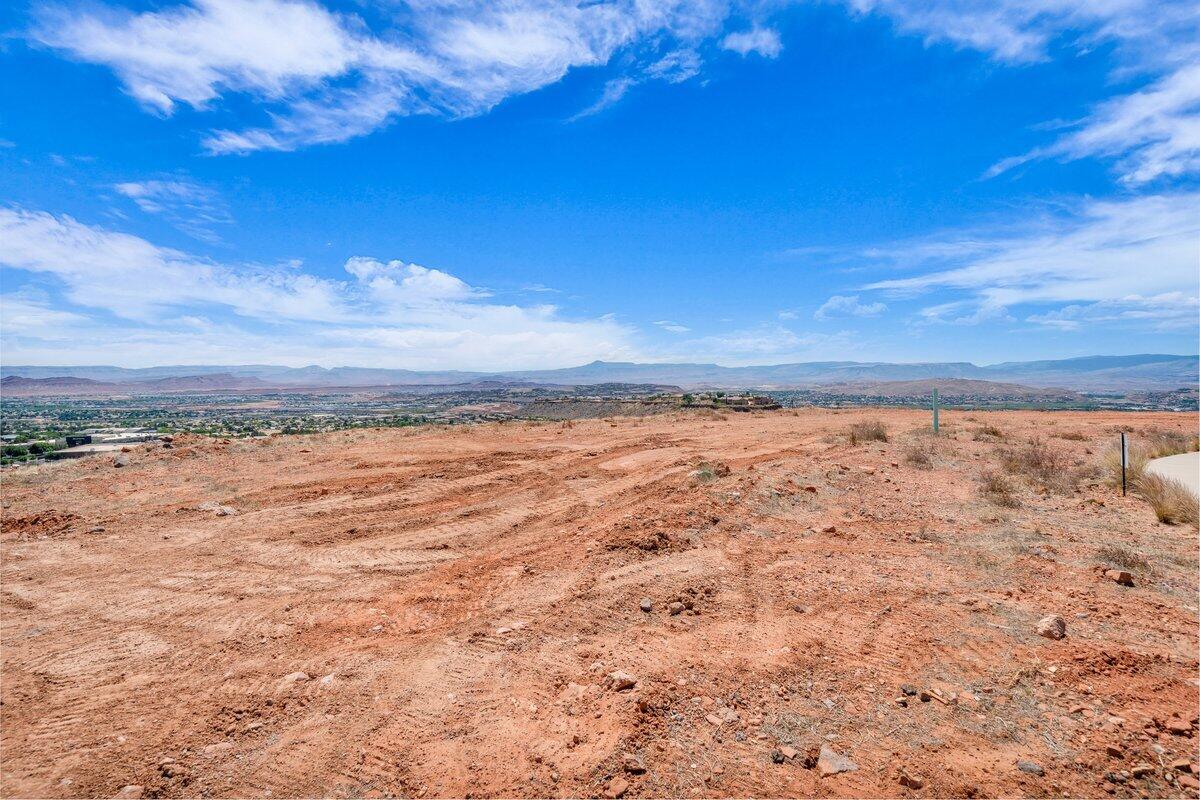 GRAND HEIGHTS - Land