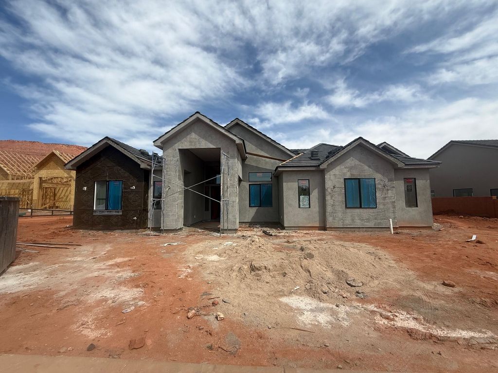 Photo of 54 N 640 W, Ivins, UT 84738 (MLS # 26-271617)