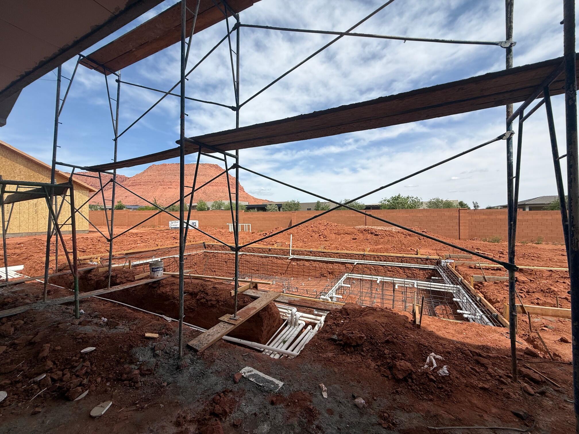 ONYX CANYON - Residential