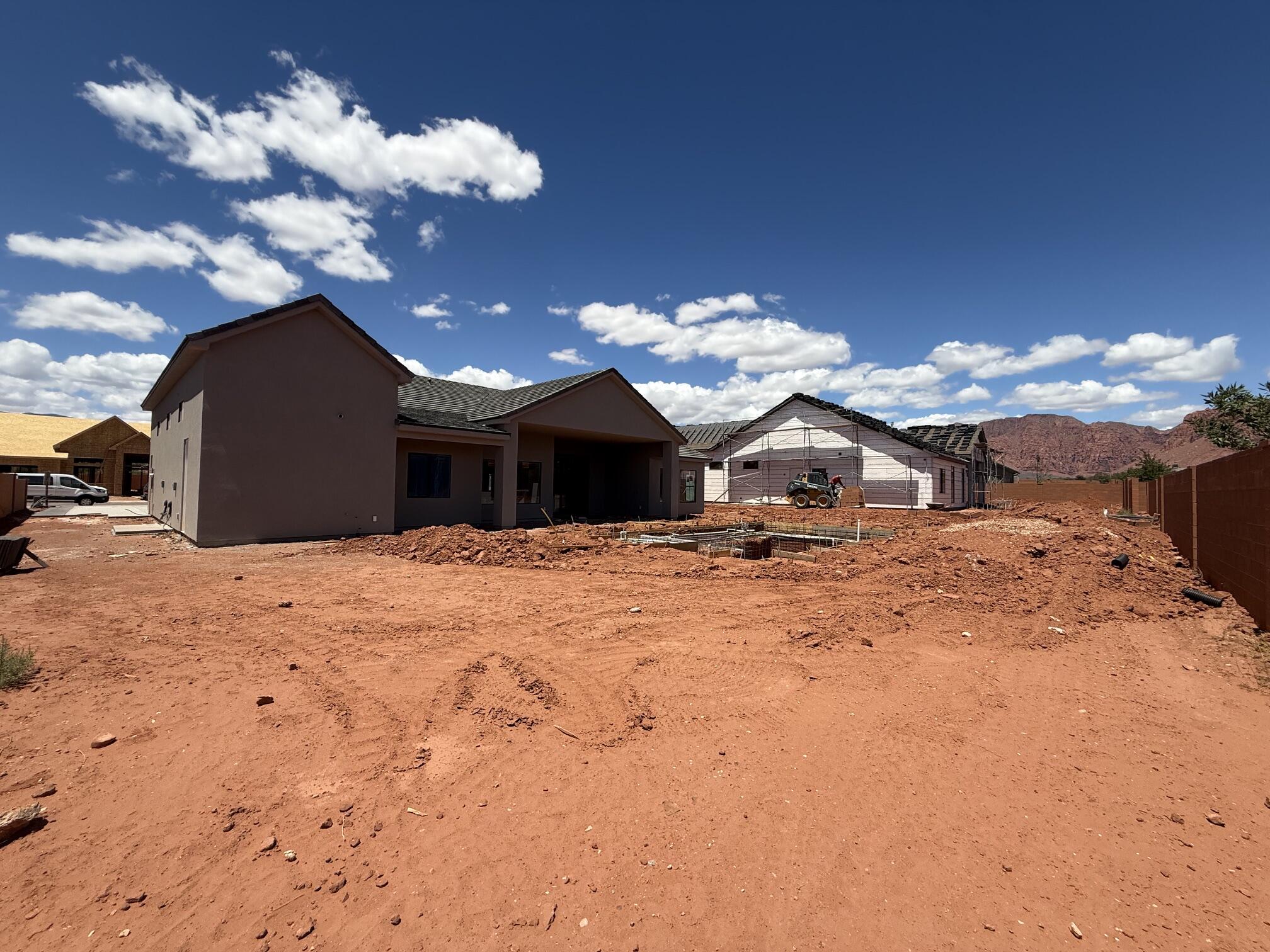 ONYX CANYON - Residential