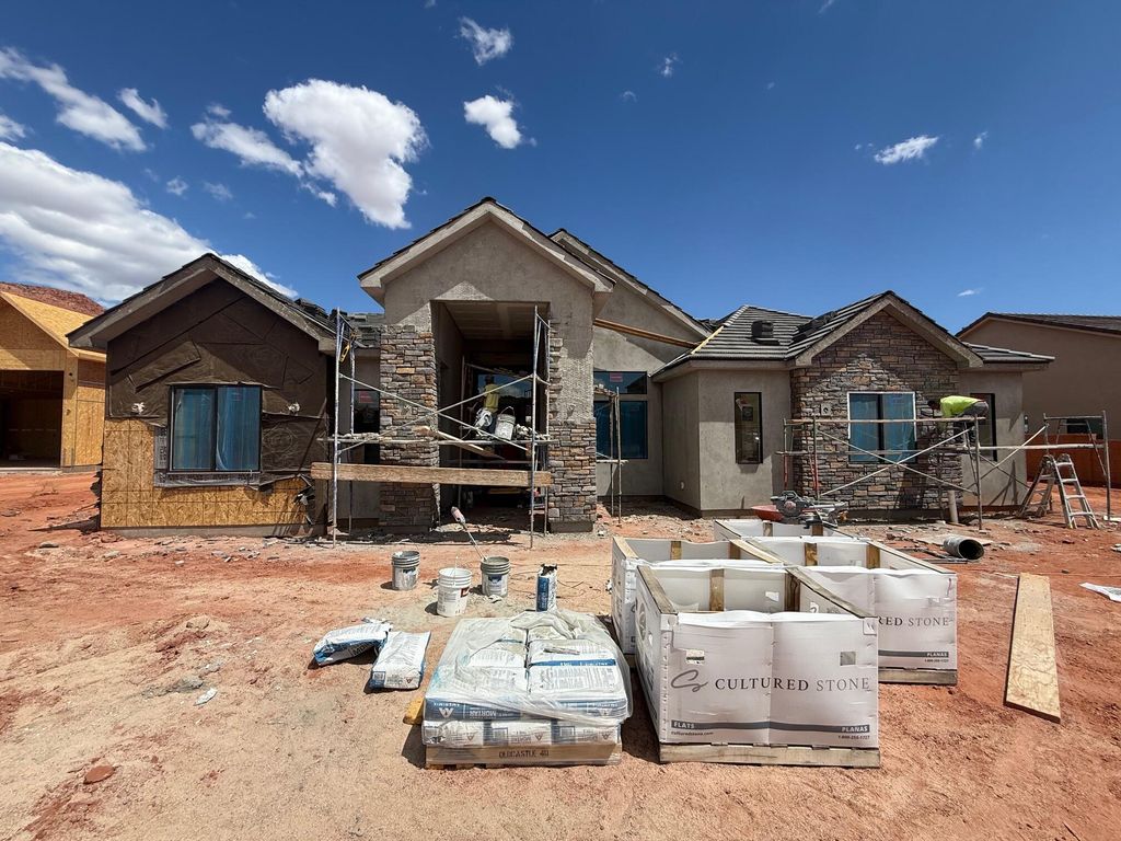 Photo of 54 N 640 W, Ivins, UT 84738 (MLS # 26-271617)