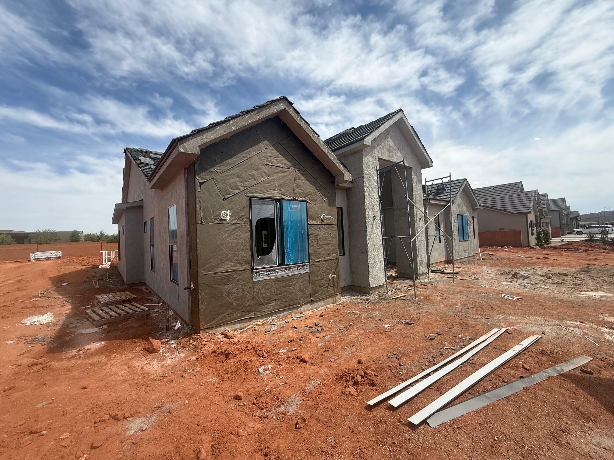 ONYX CANYON - Residential