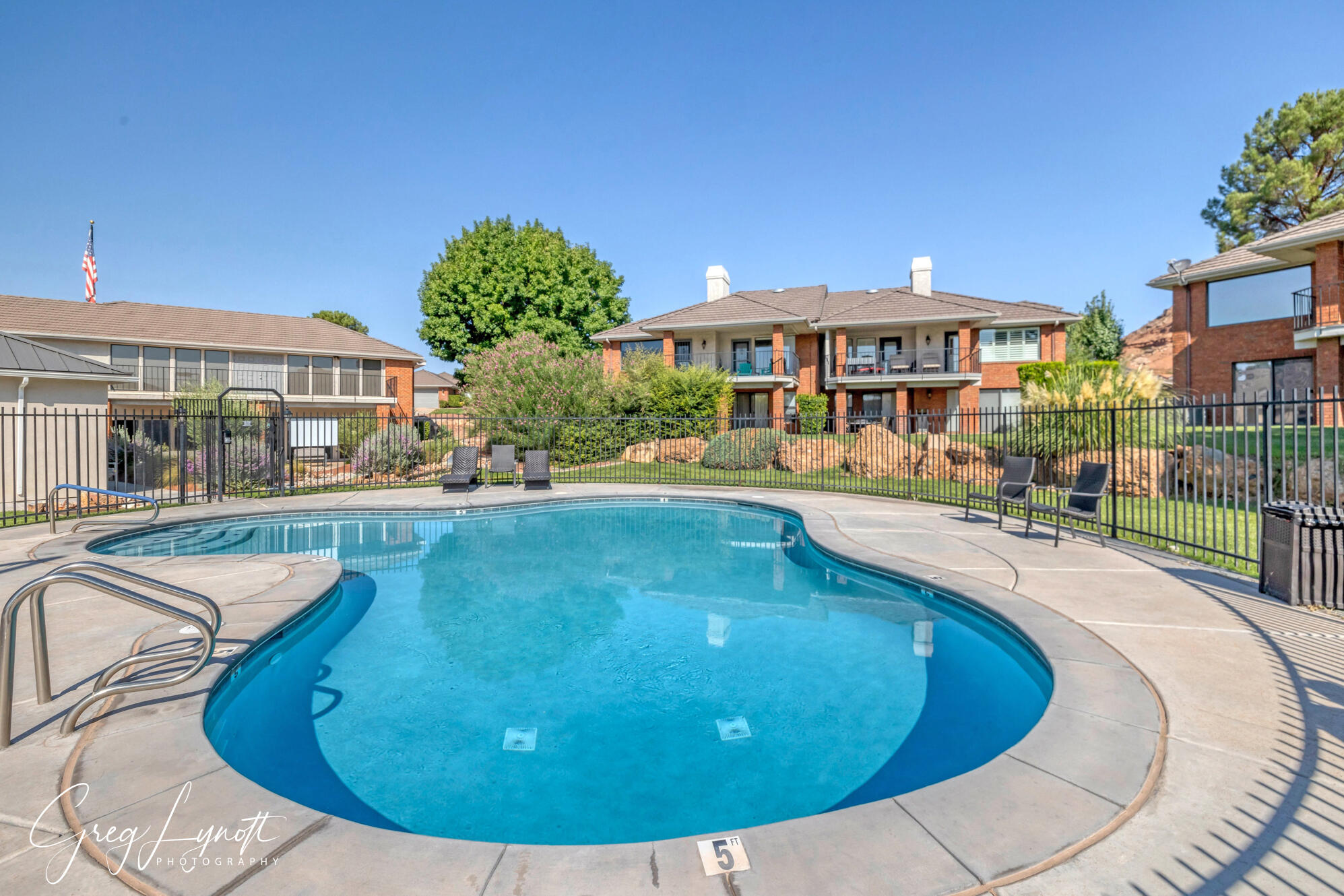 VINTAGE - Residential