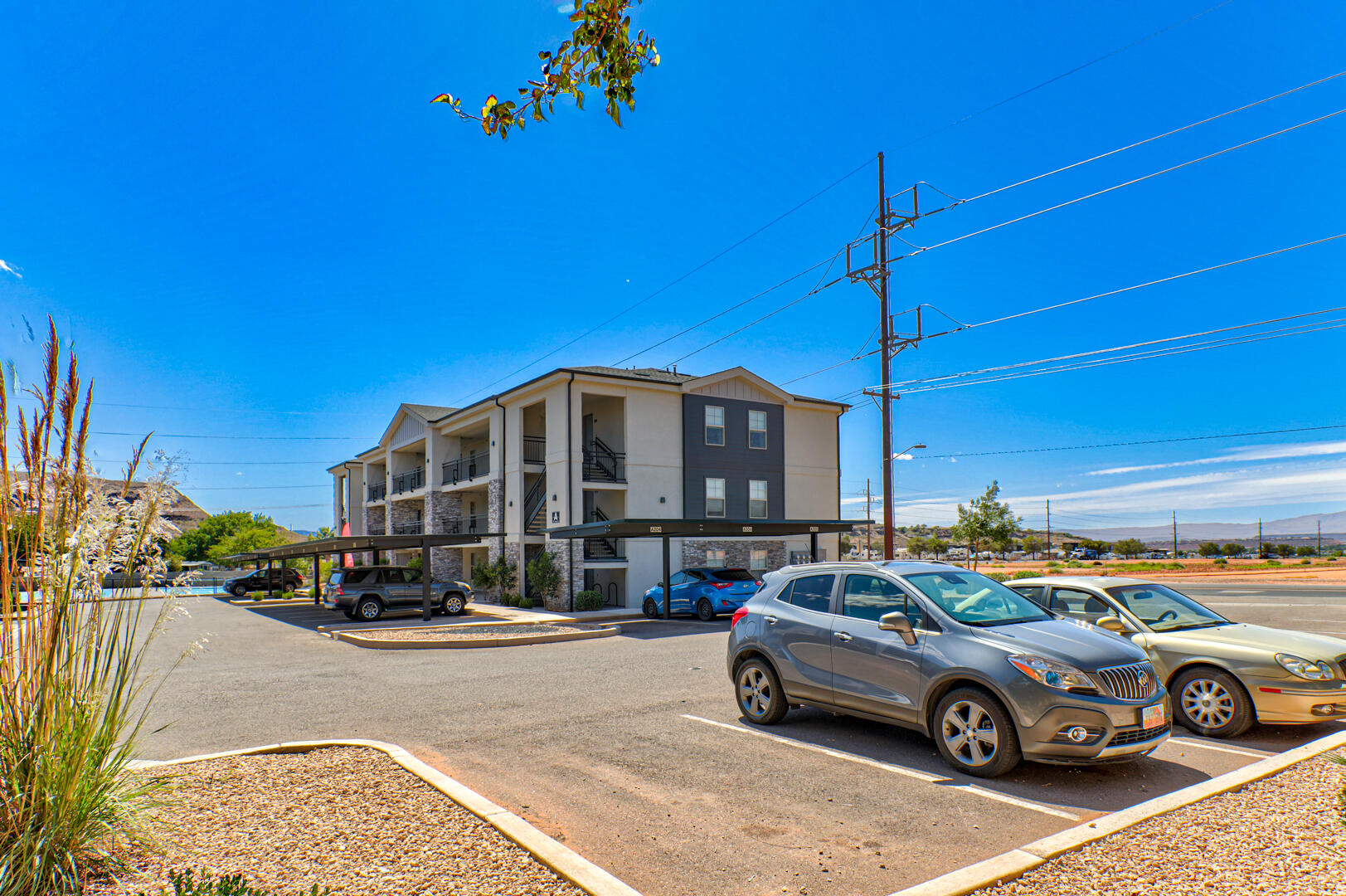 RED VISTA CONDO - Residential