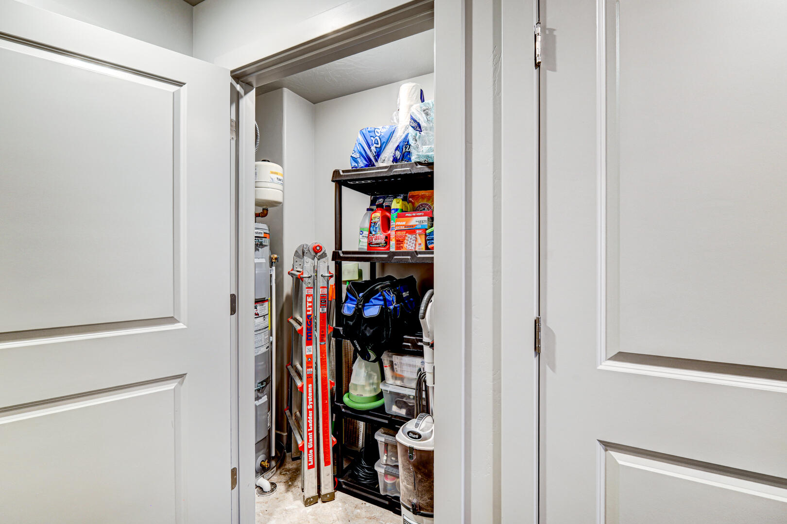 RED VISTA CONDO - Residential