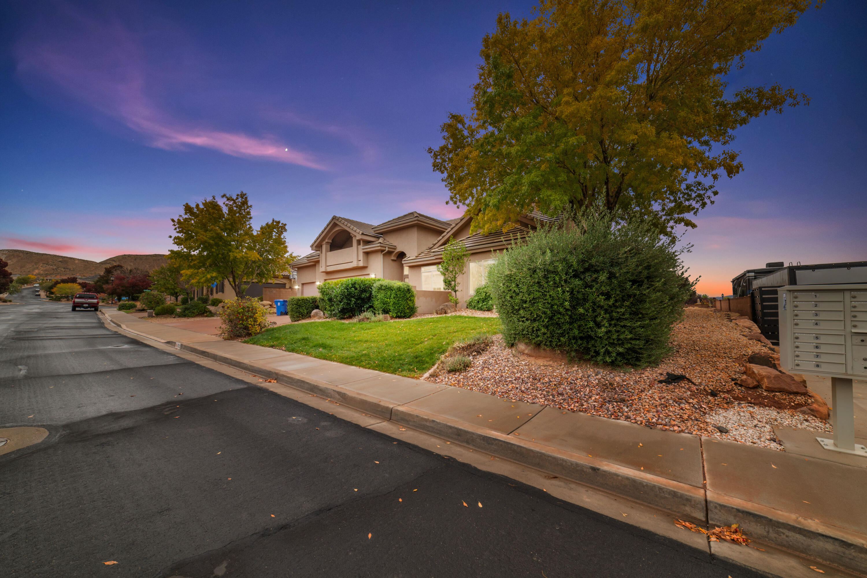 HIGH CHAPARRAL AT THE WASHINGTON BENCH - Residential