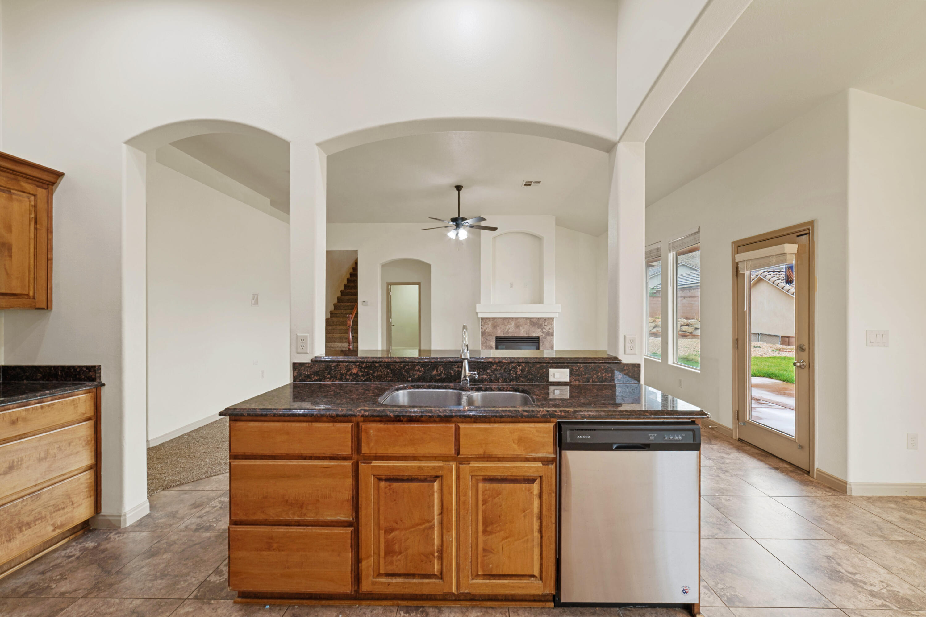 HIGH CHAPARRAL AT THE WASHINGTON BENCH - Residential