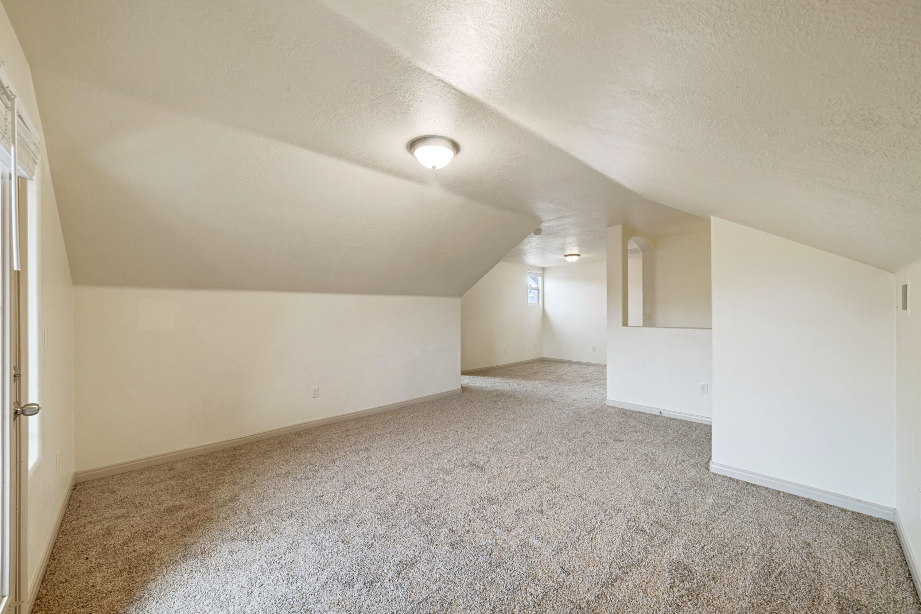 HIGH CHAPARRAL AT THE WASHINGTON BENCH - Residential