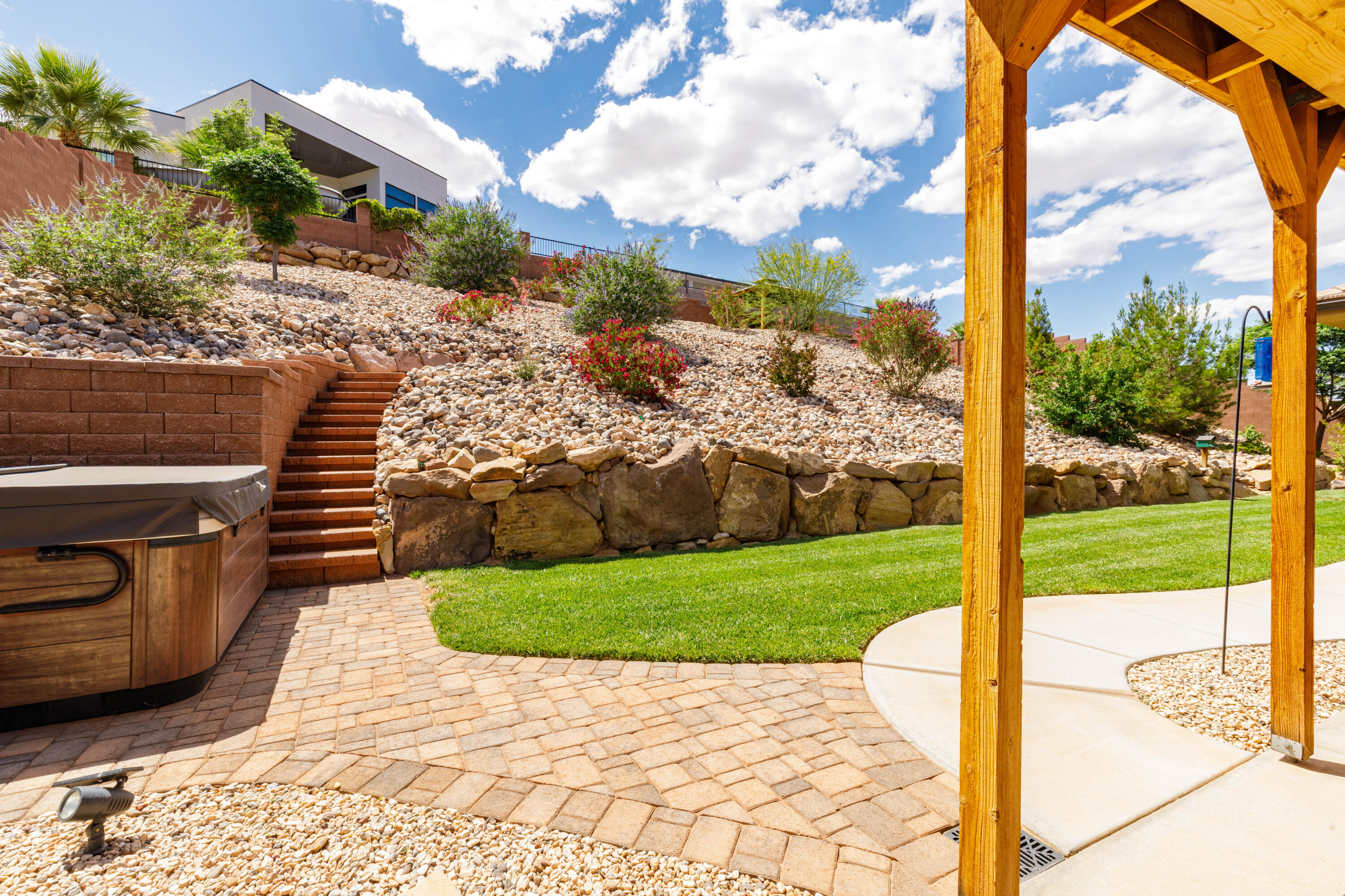 DESERT RIM - Residential