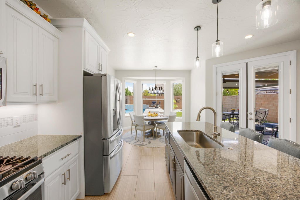 Photo of 928 N Via Del Medio, Washington, UT 84780 (MLS # 26-275833)