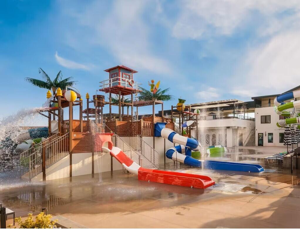 LAKESIDE AT DESERT SANDS - Residential