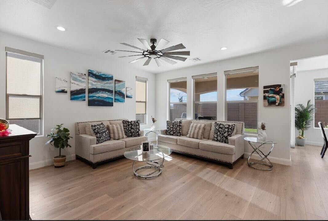 LAKESIDE AT DESERT SANDS - Residential