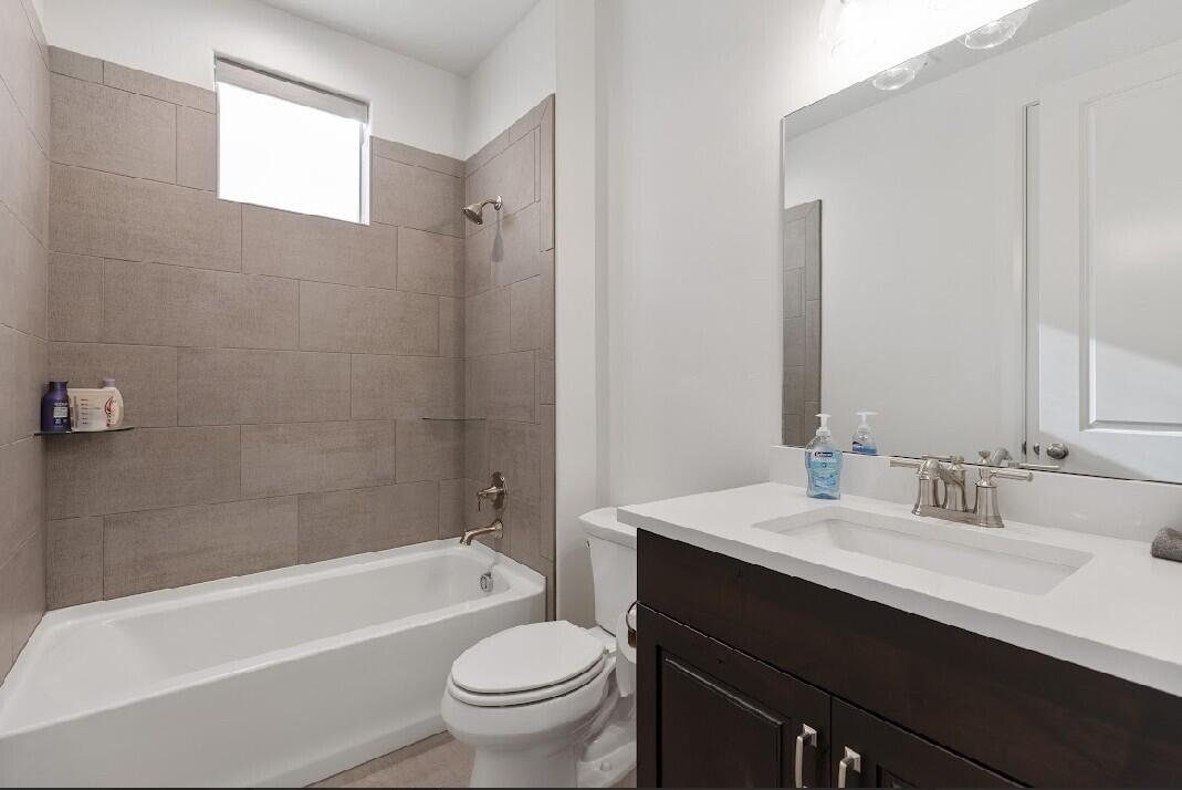 LAKESIDE AT DESERT SANDS - Residential