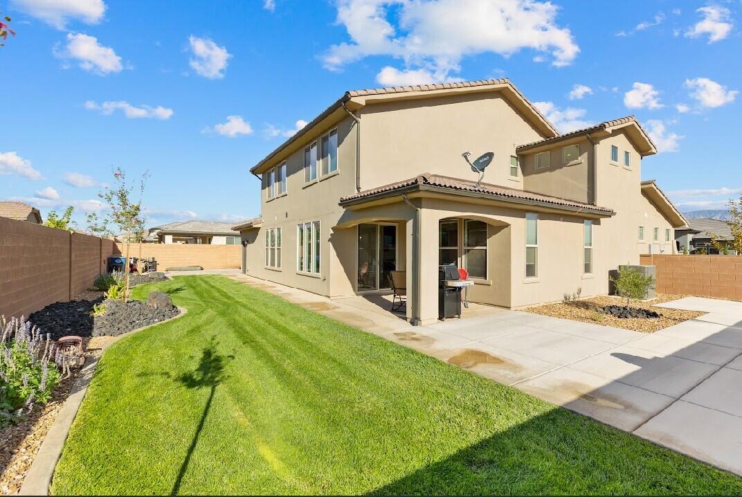 LAKESIDE AT DESERT SANDS - Residential