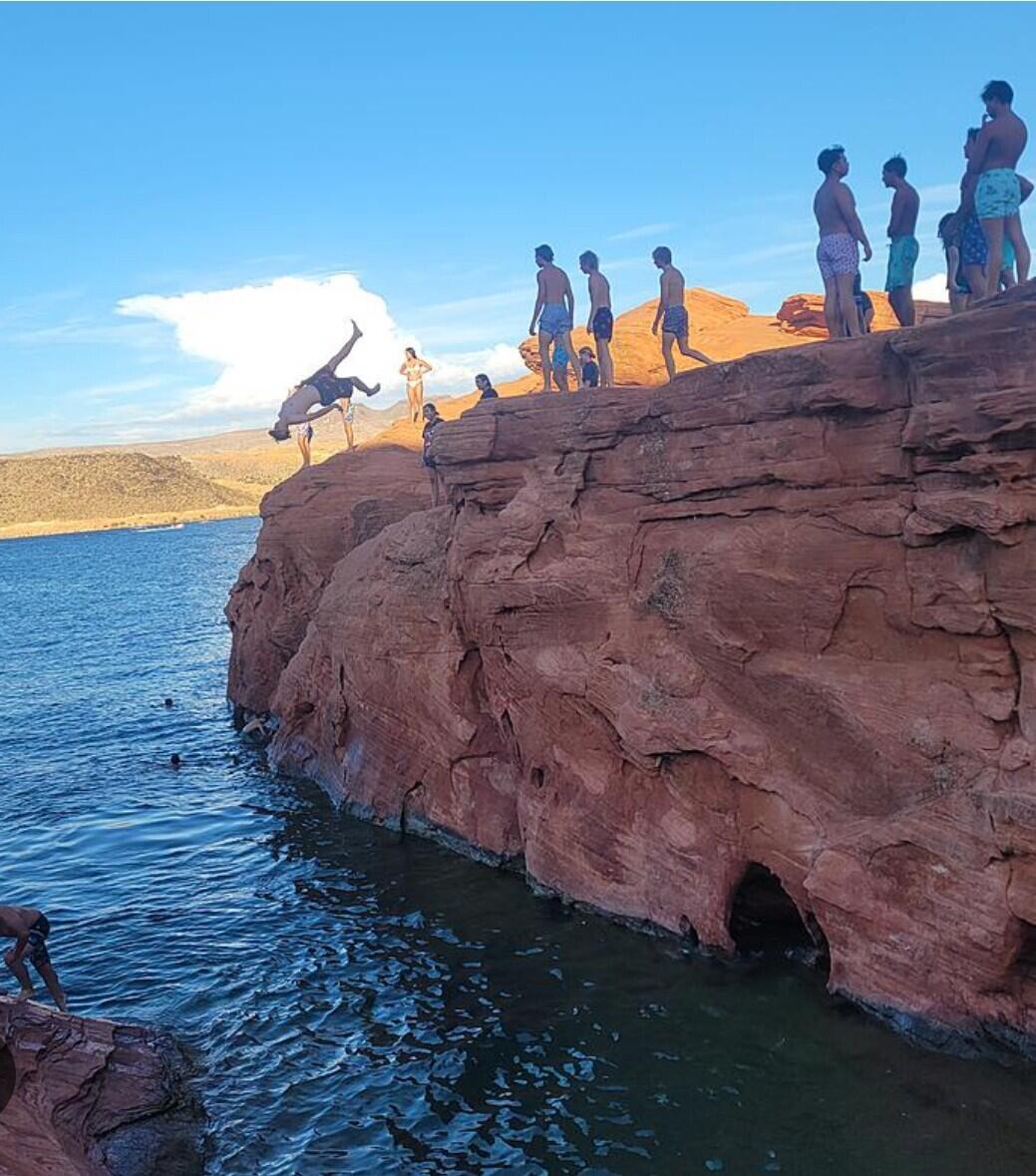 LAKESIDE AT DESERT SANDS - Residential