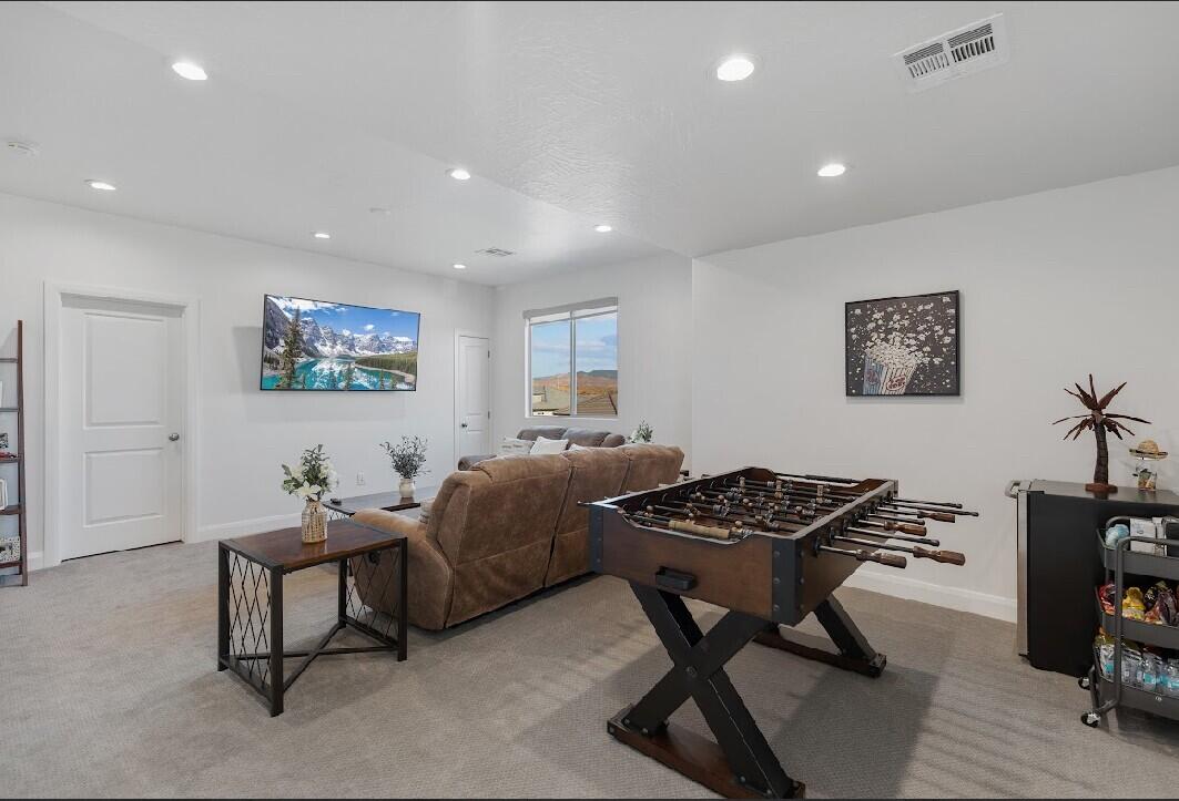 LAKESIDE AT DESERT SANDS - Residential