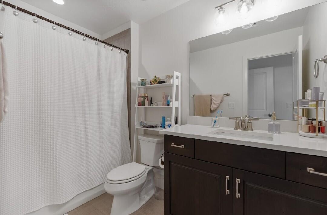 LAKESIDE AT DESERT SANDS - Residential