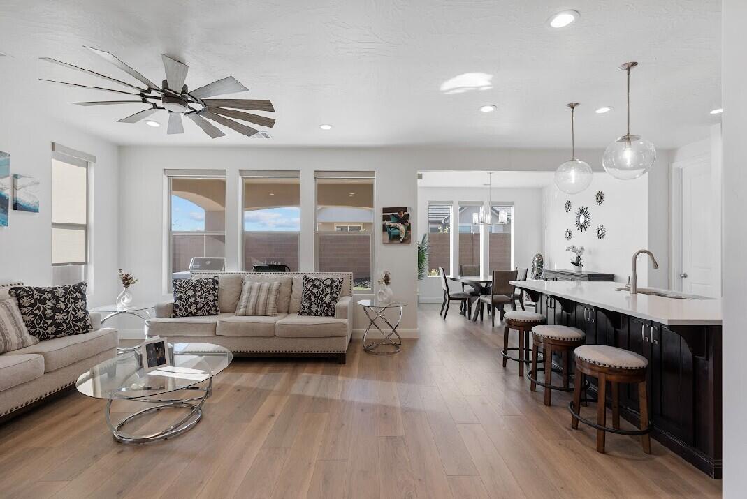 LAKESIDE AT DESERT SANDS - Residential