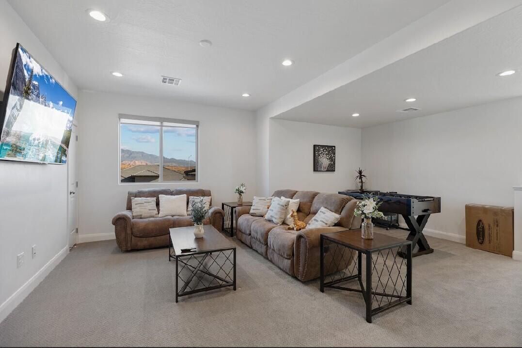 LAKESIDE AT DESERT SANDS - Residential