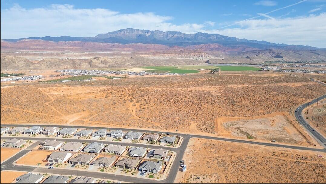 LAKESIDE AT DESERT SANDS - Residential