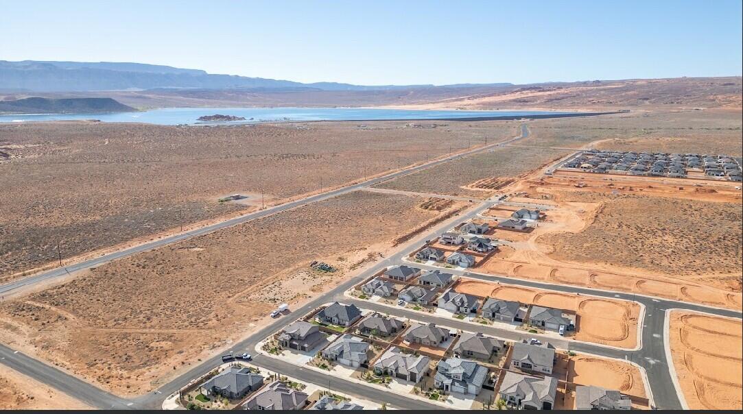 LAKESIDE AT DESERT SANDS - Residential