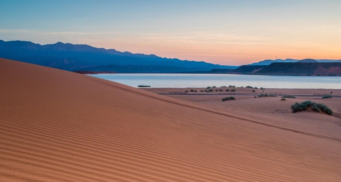 LAKESIDE AT DESERT SANDS - Residential