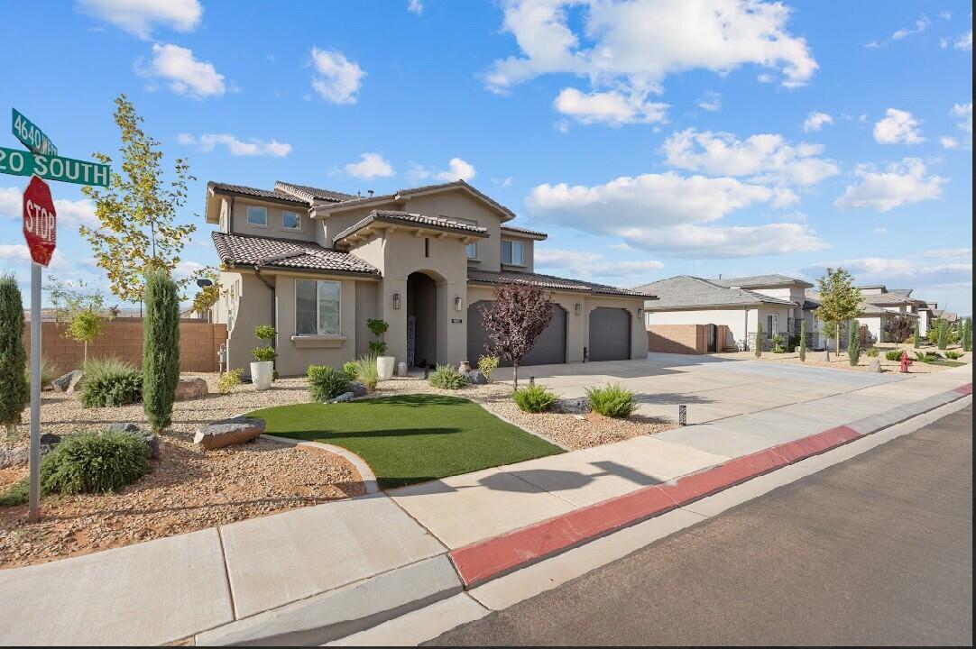 LAKESIDE AT DESERT SANDS - Residential