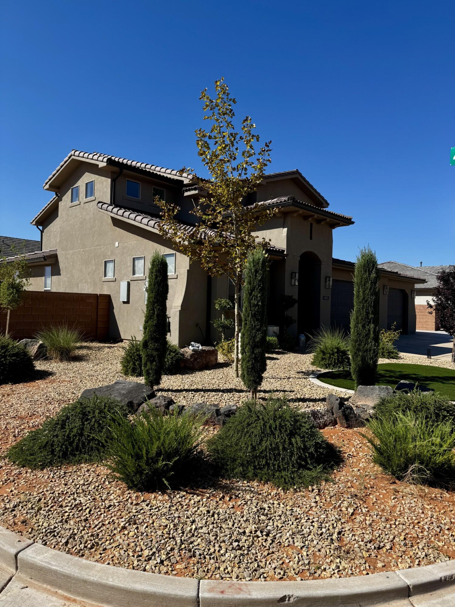 LAKESIDE AT DESERT SANDS - Residential