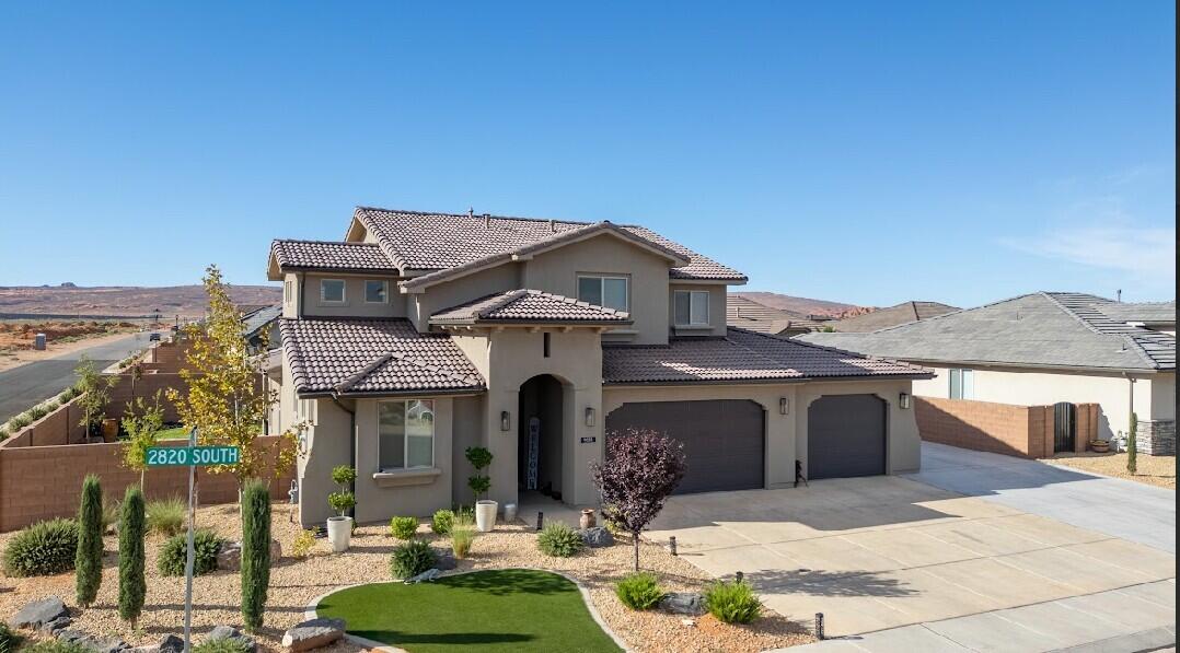 LAKESIDE AT DESERT SANDS - Residential