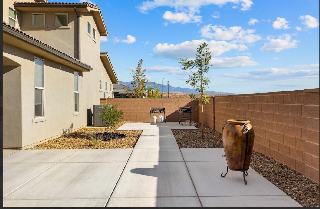 LAKESIDE AT DESERT SANDS - Residential