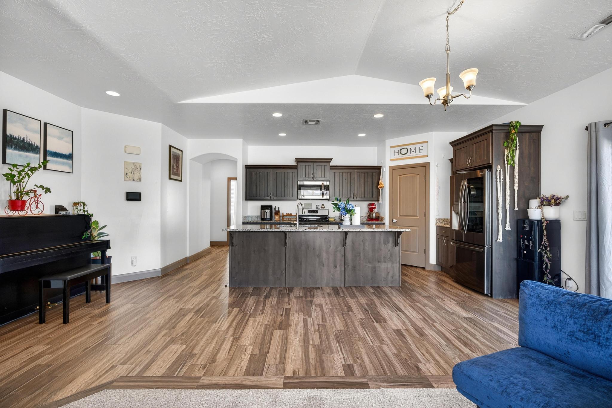 ZIONS GATE ESTATES - Residential