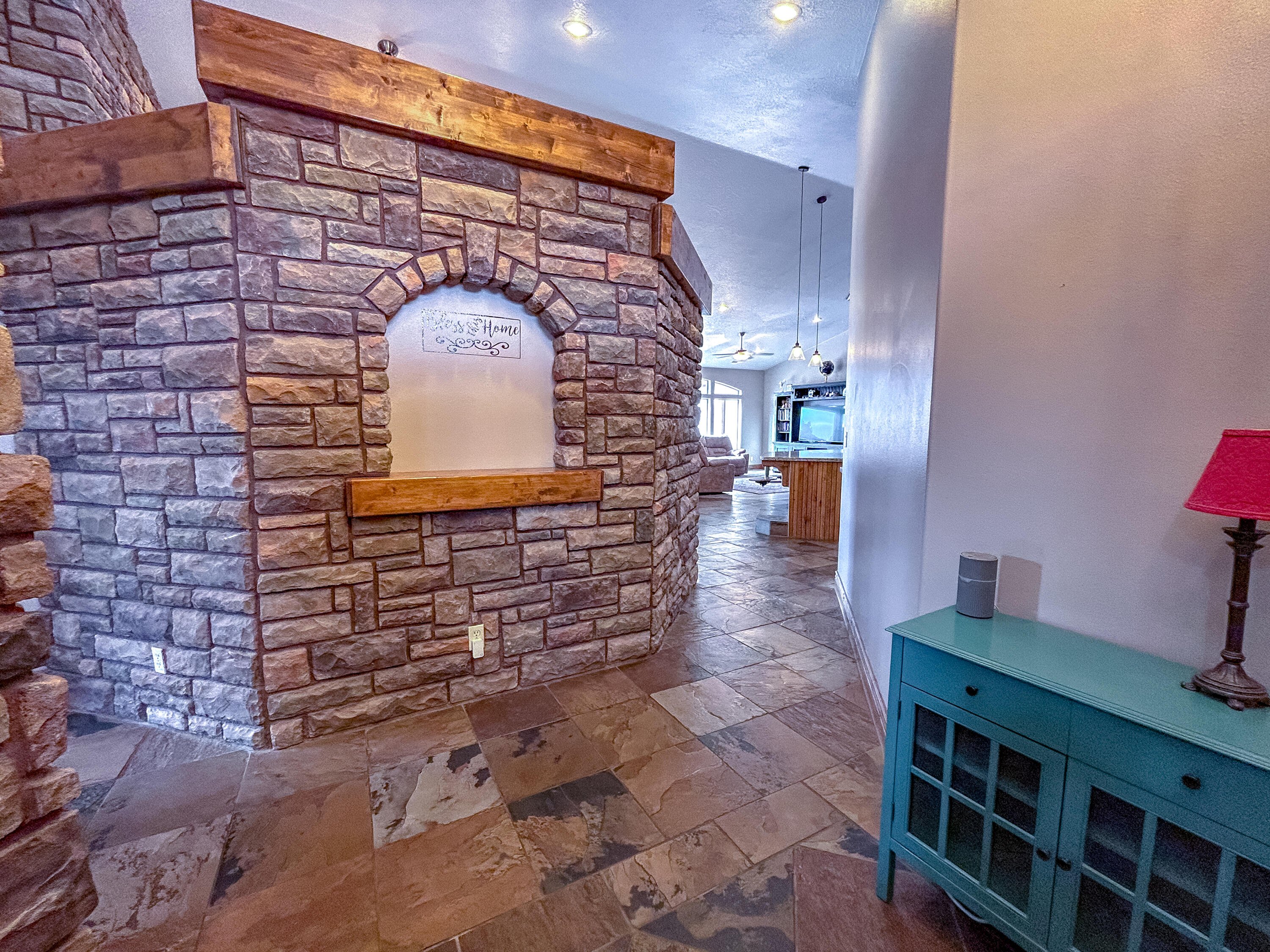 WINCHESTER HILLS - Residential