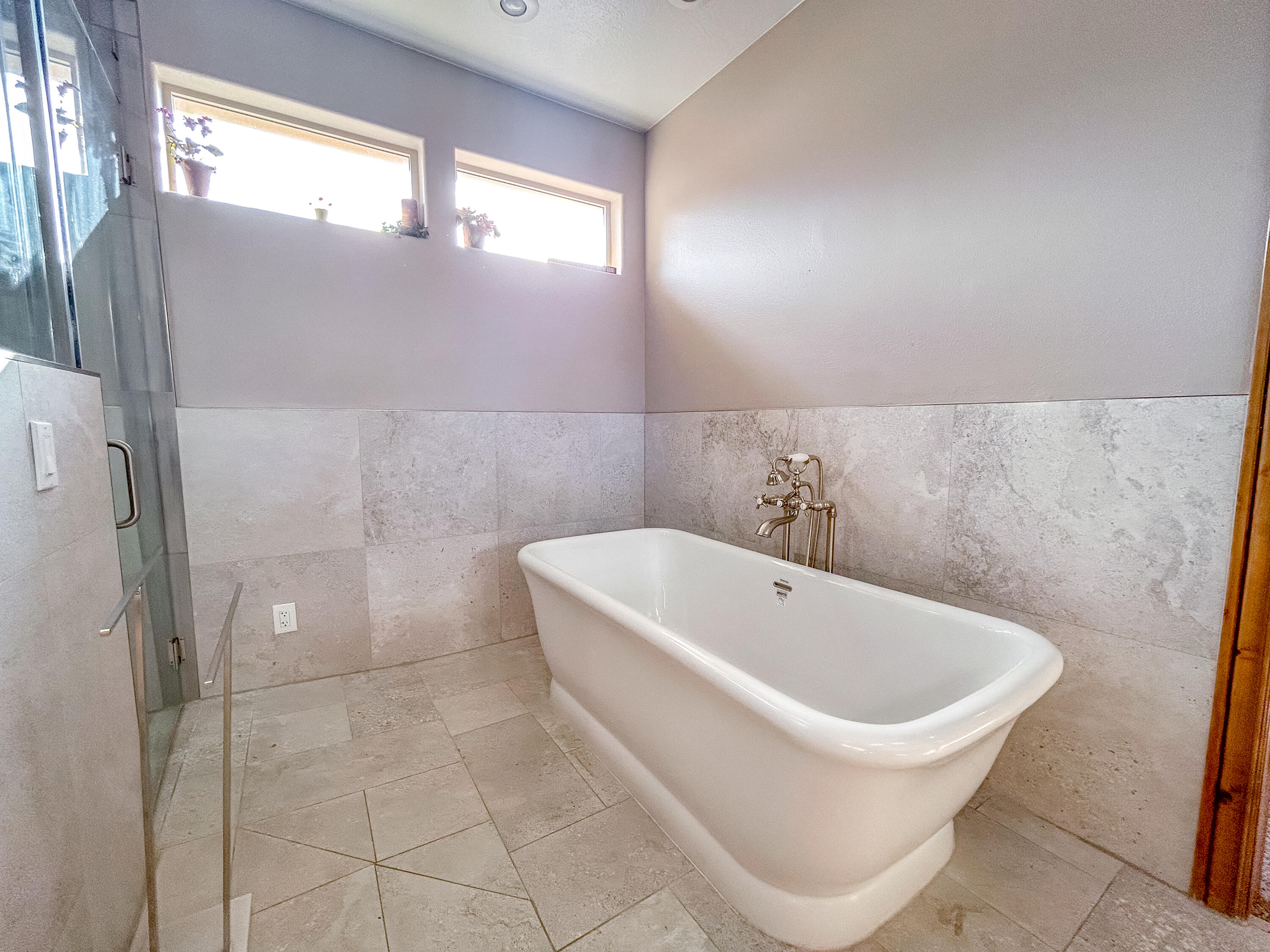 WINCHESTER HILLS - Residential