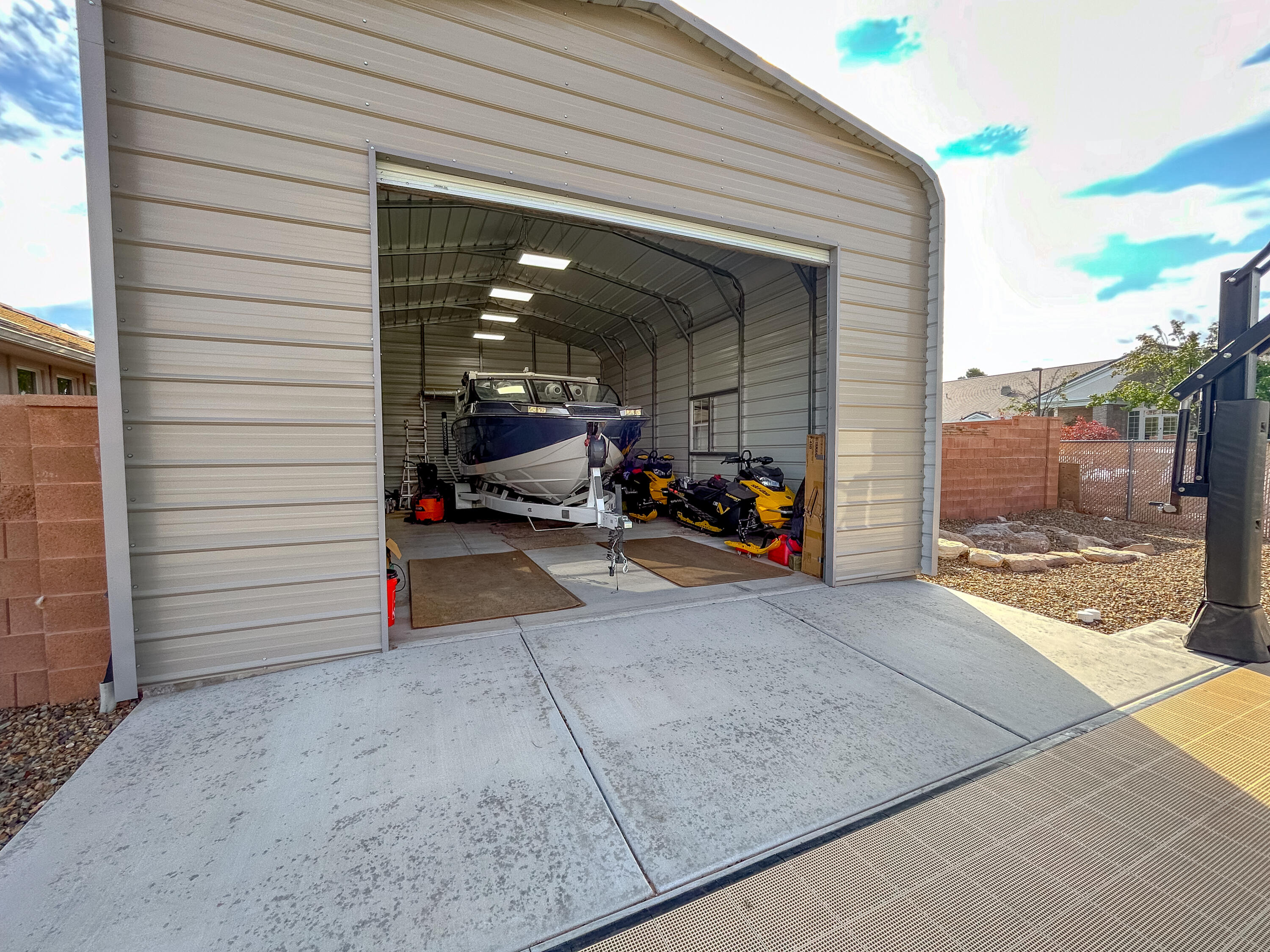 WINCHESTER HILLS - Residential