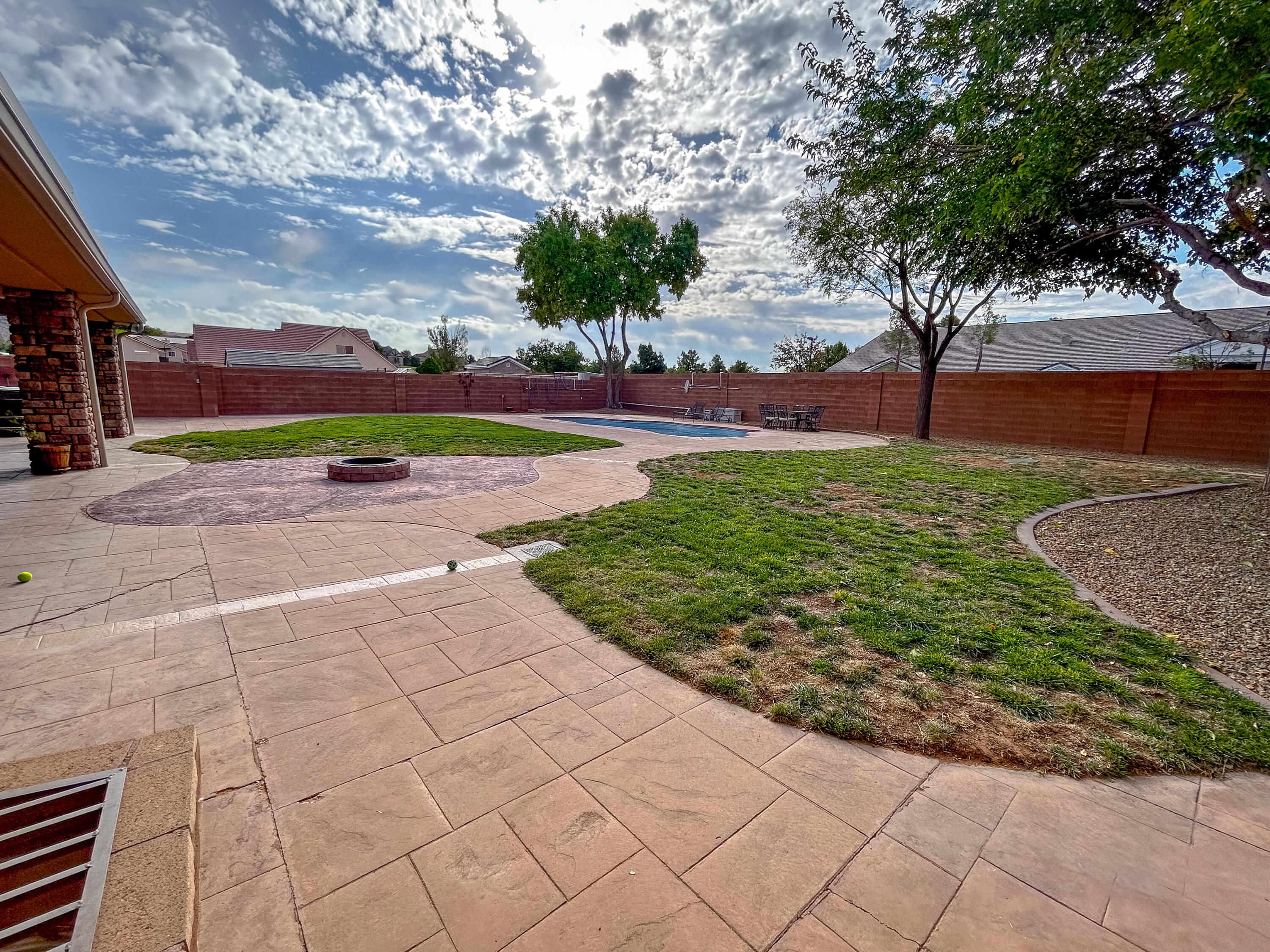 WINCHESTER HILLS - Residential