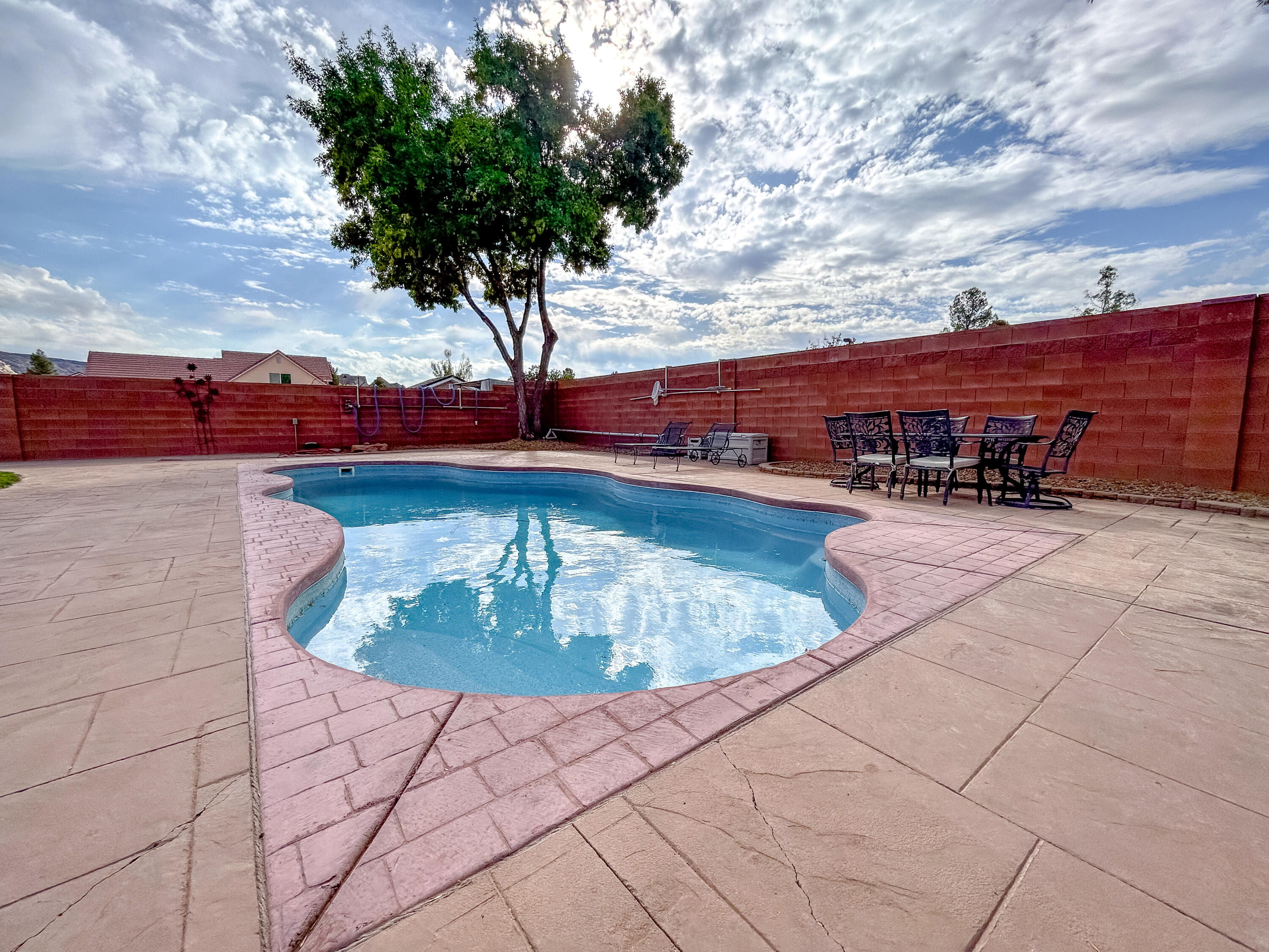 WINCHESTER HILLS - Residential