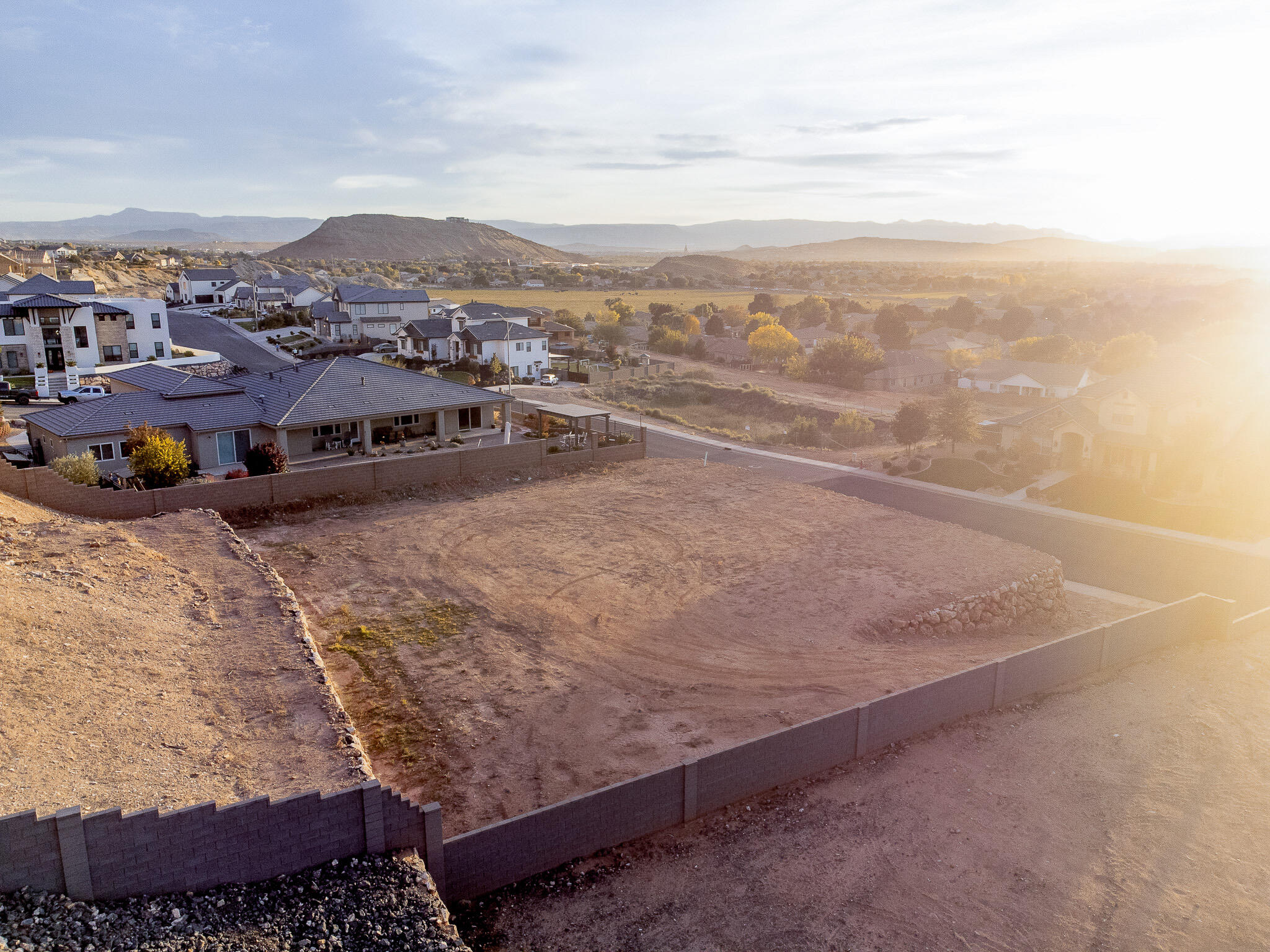 INDIAN KNOLLS - Land