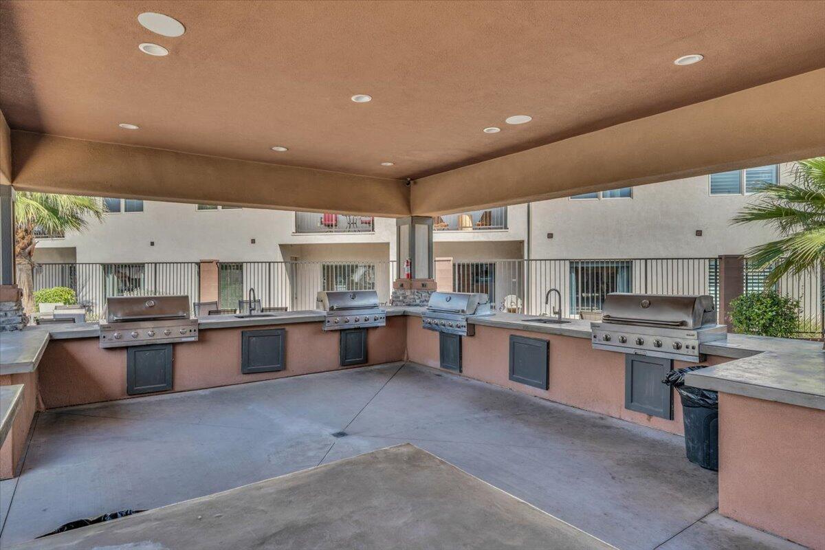 ZION VILLAGE TWHM - Residential