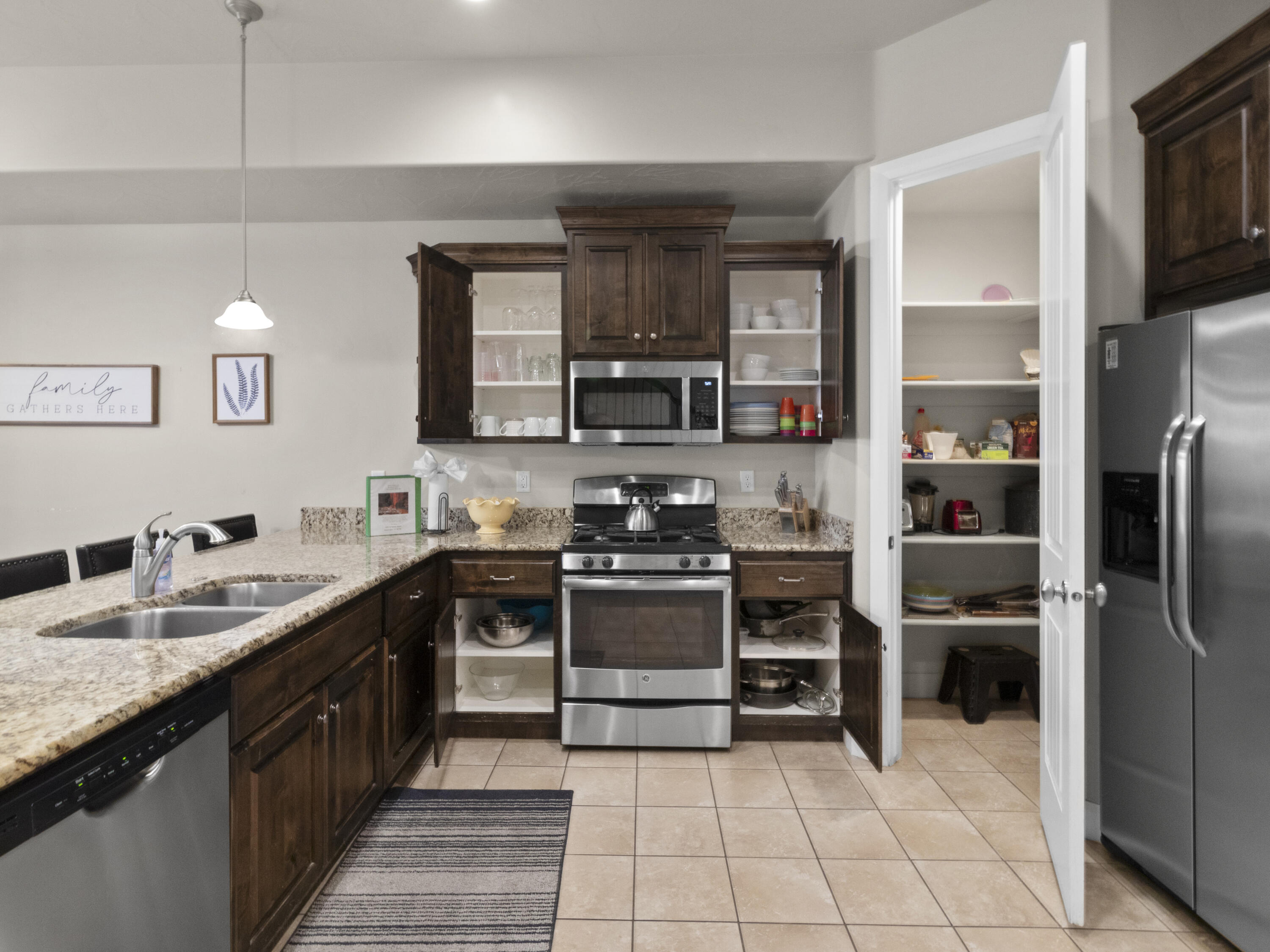 CORAL RIDGE TOWNHOMES - Residential