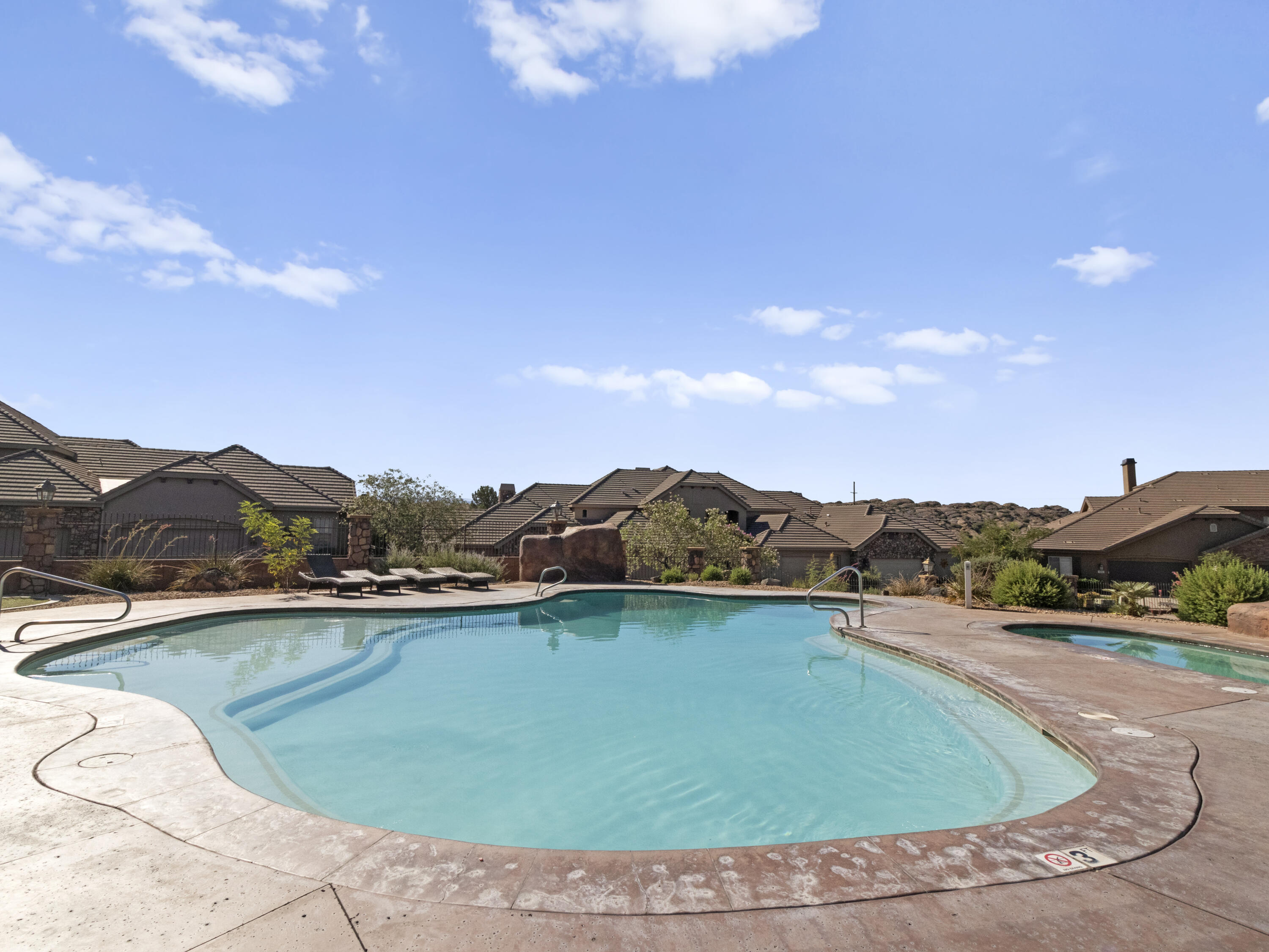 CORAL RIDGE TOWNHOMES - Residential