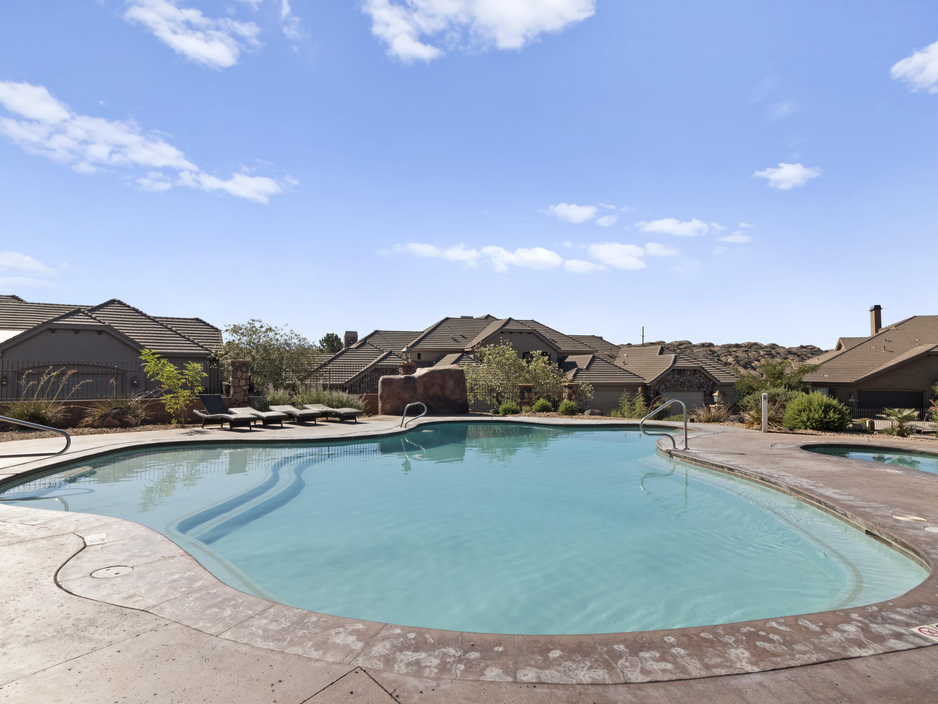 CORAL RIDGE TOWNHOMES - Residential