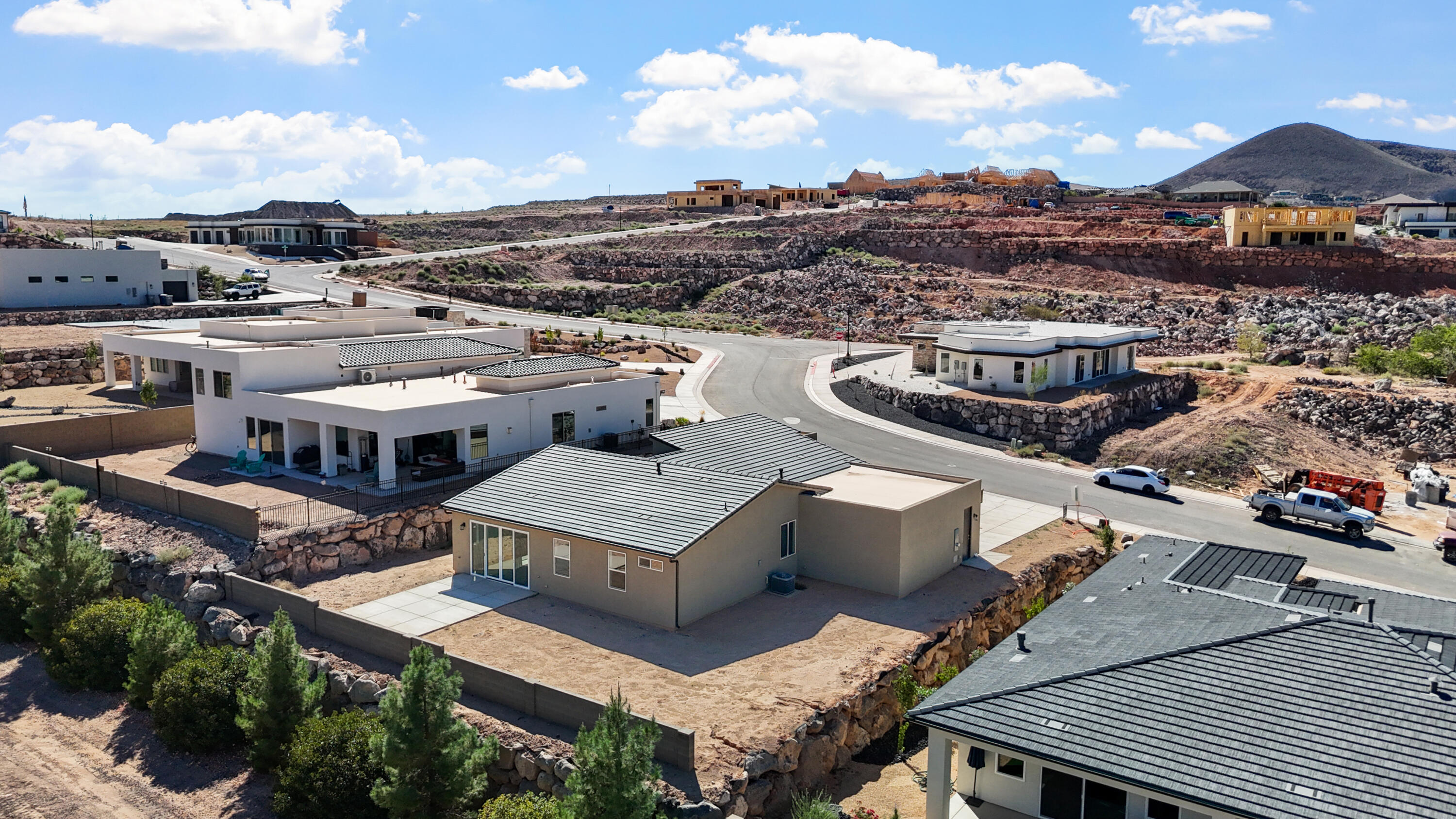 MOUNTAIN VIEW ESTATES - Residential