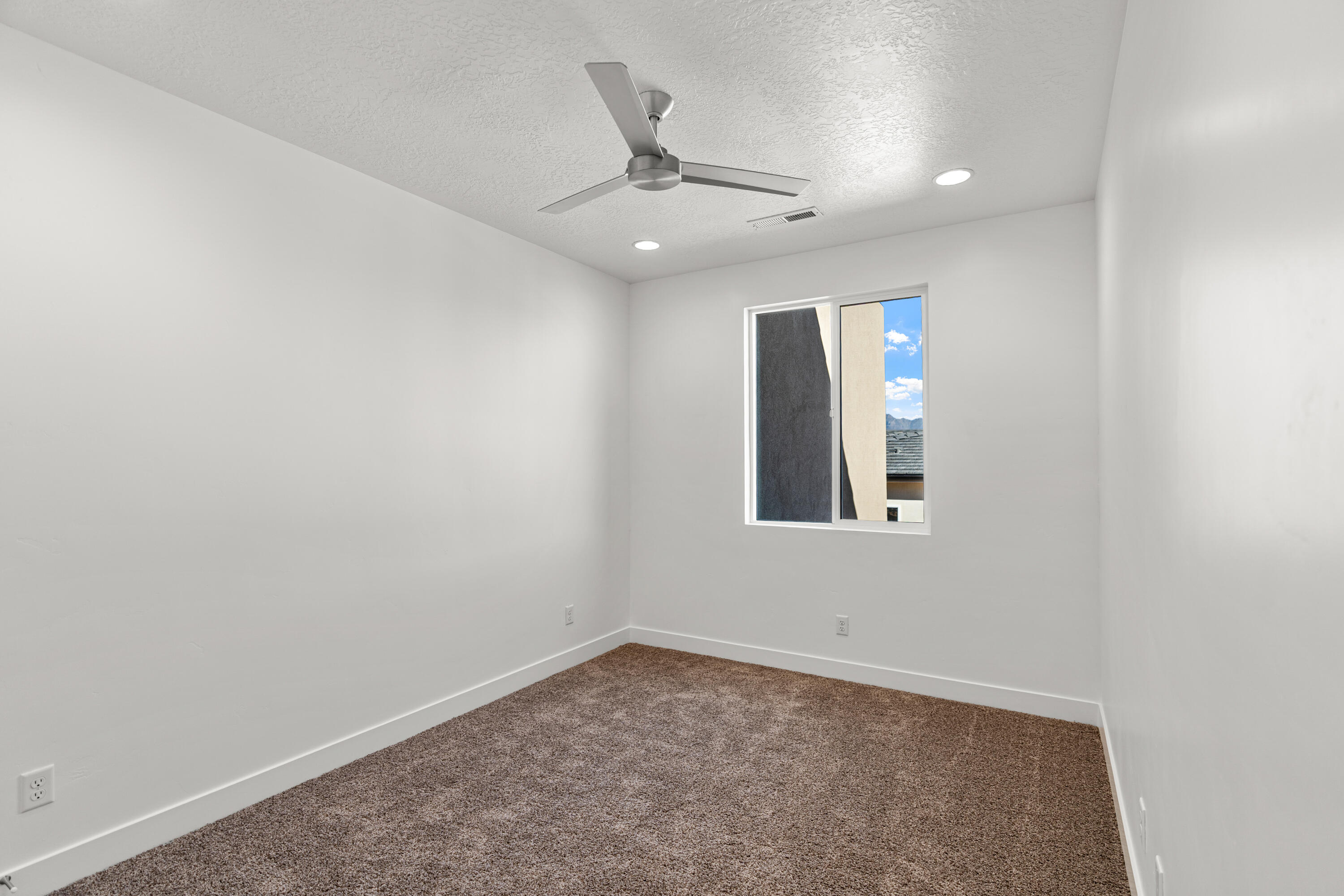 MOUNTAIN VIEW ESTATES - Residential